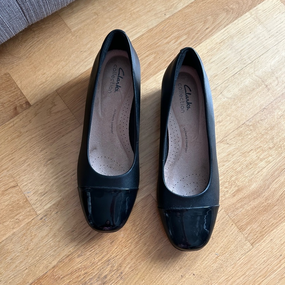 Block Heel Cap Toe Flats NWOB